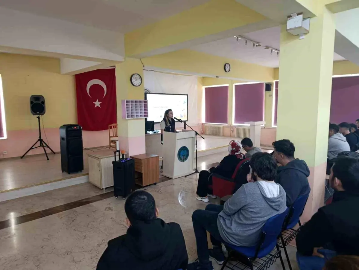 Edremit MYO'nda Narkorehber Eğitimi