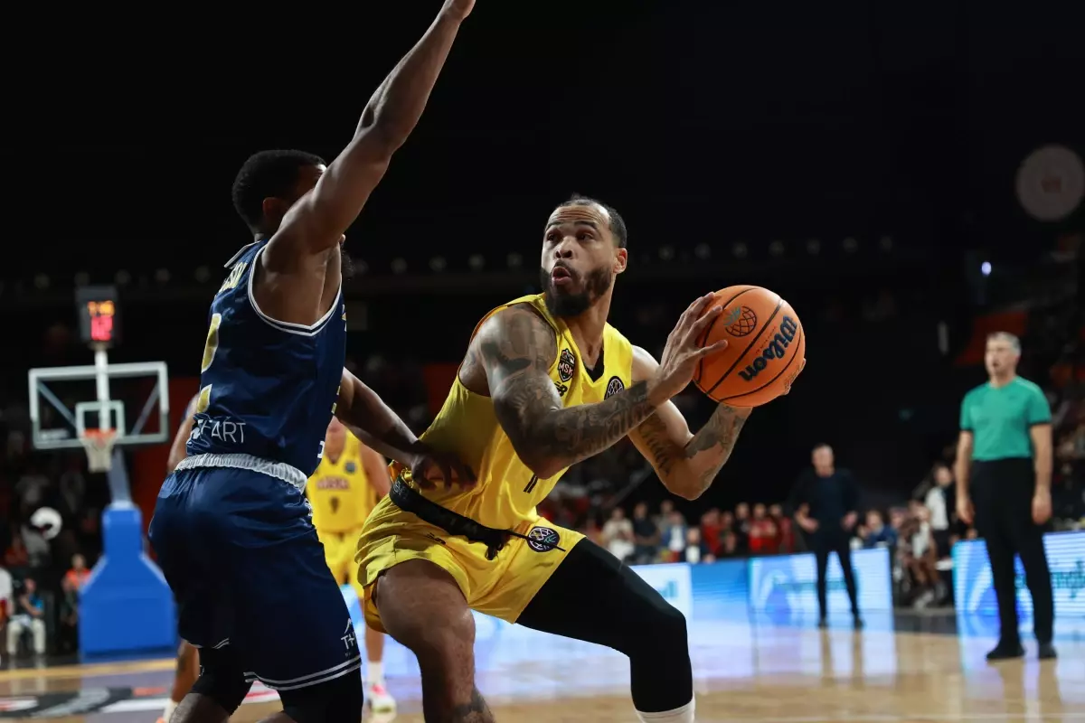 Mersin Spor, Karditsa'yı Yendi