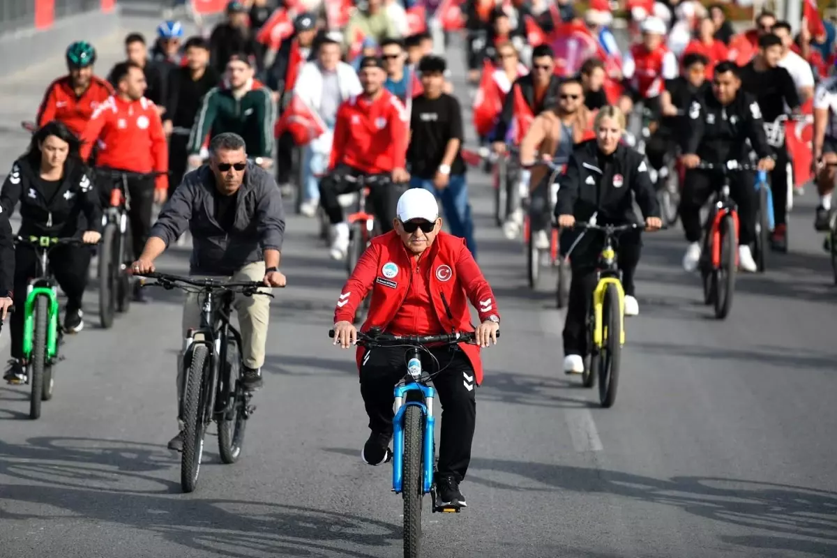 Başkan Büyükkılıç, 'Cumhuriyetin Gücüyle Pedallıyoruz' etkinliğine katıldı