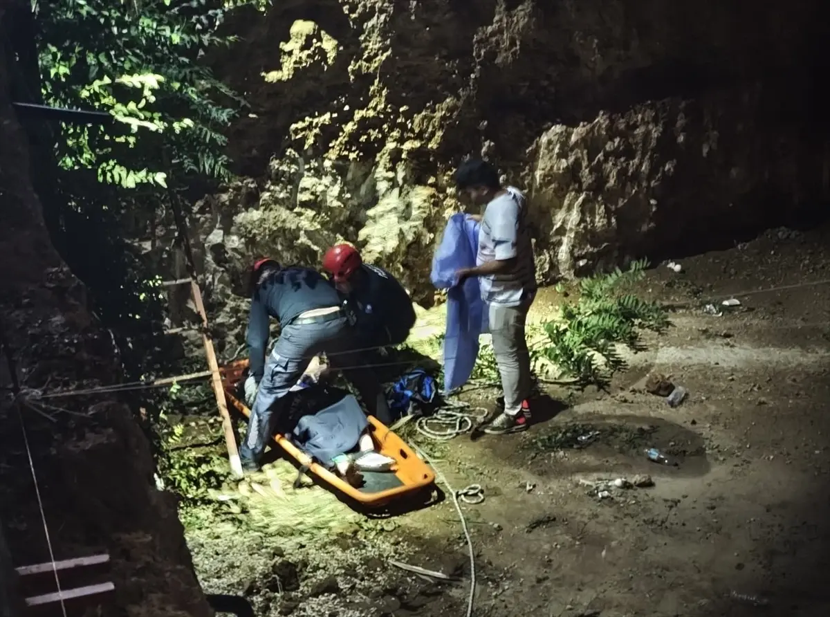 Rus Turist Çukurda Yaralandı