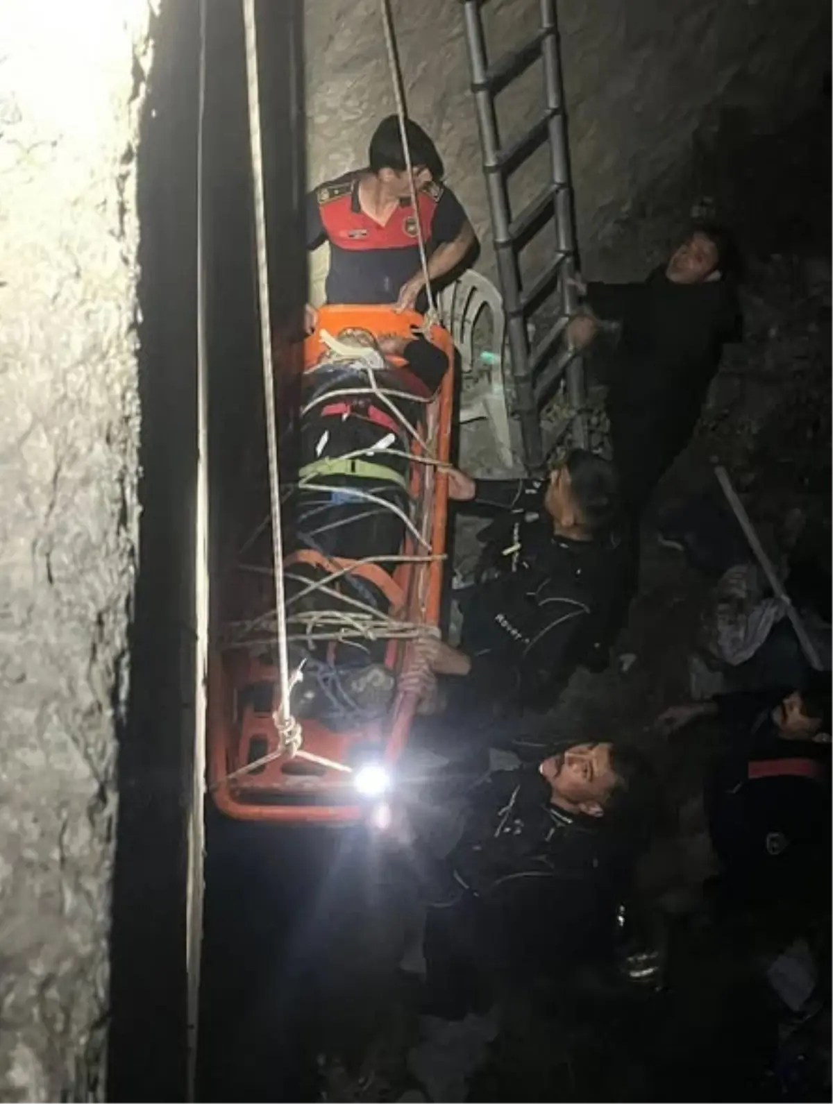 Hatay'da Motosiklet Asi Nehri'ne Düştü