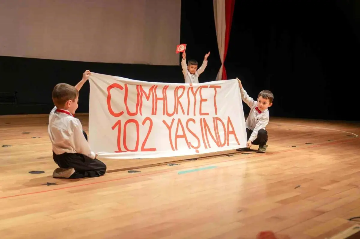 Keçiören'de Cumhuriyet'in 102. Yılı Coşku İle Kutlandı