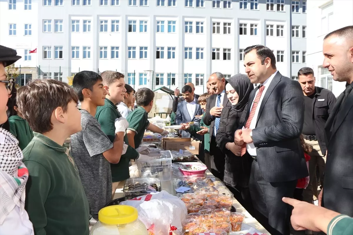 Karlıova'da Gazze'ye Destek Kermesi