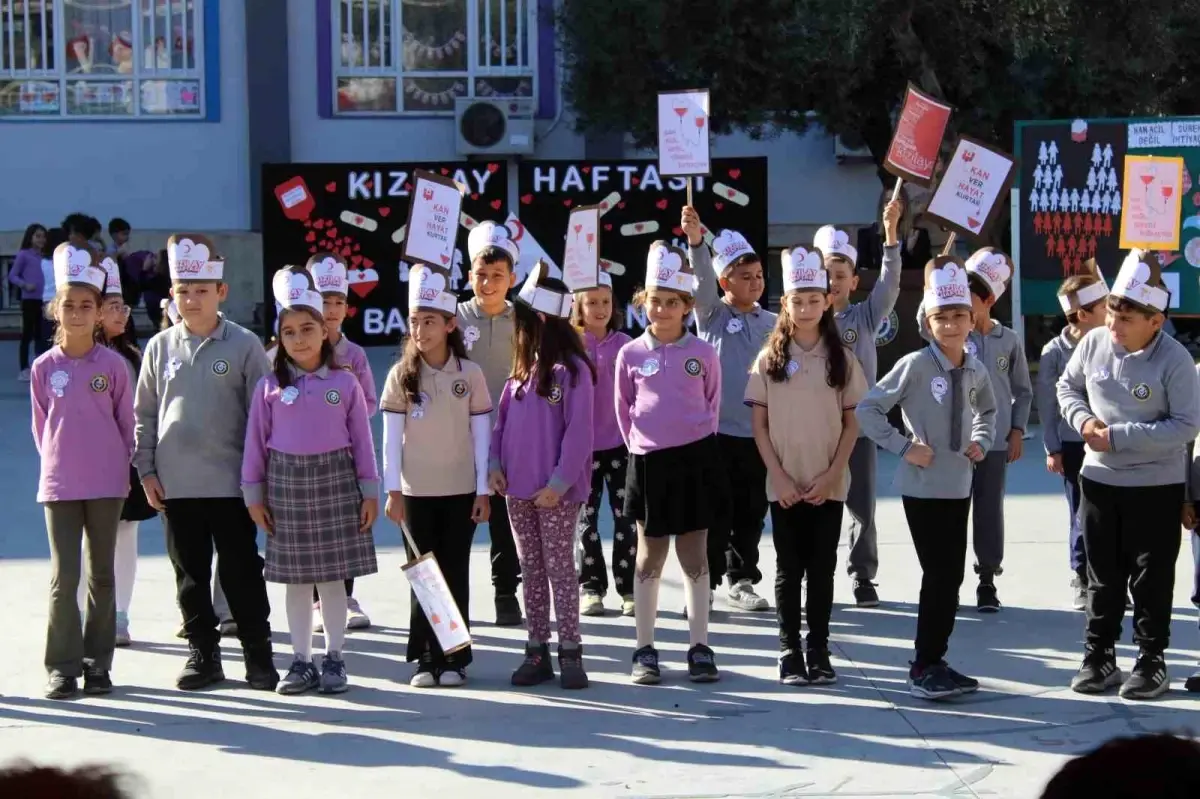 Minik Öğrencilerden Kan Bağışı Çağrısı
