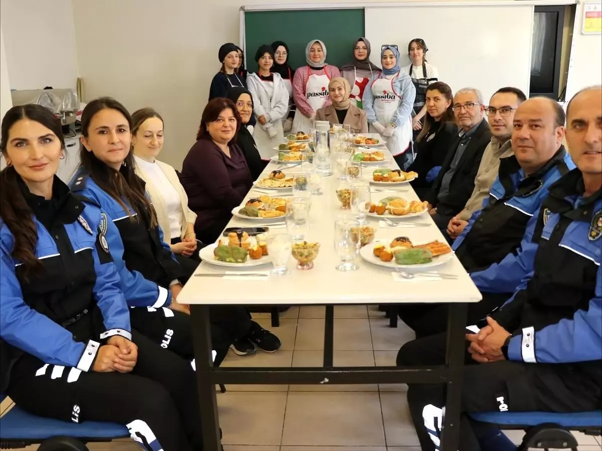 Dumlupınar'da Gençlere Pastacılık Eğitimi