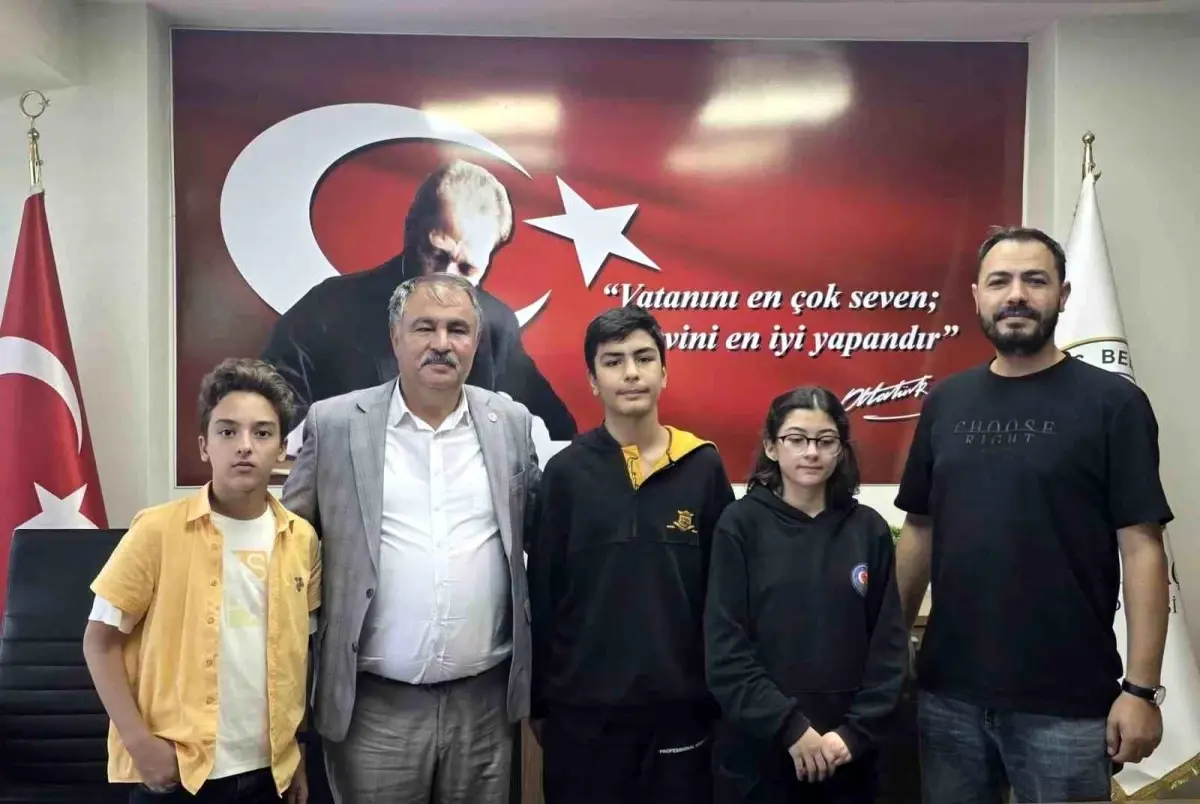 Beyağaç'tan Öğretmene Fahri Hemşehrilik Beratı
