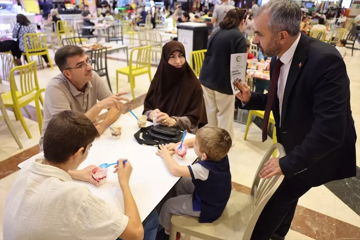 Adana'da 'Ailemle Güçlüyüm' Standı Açıldı