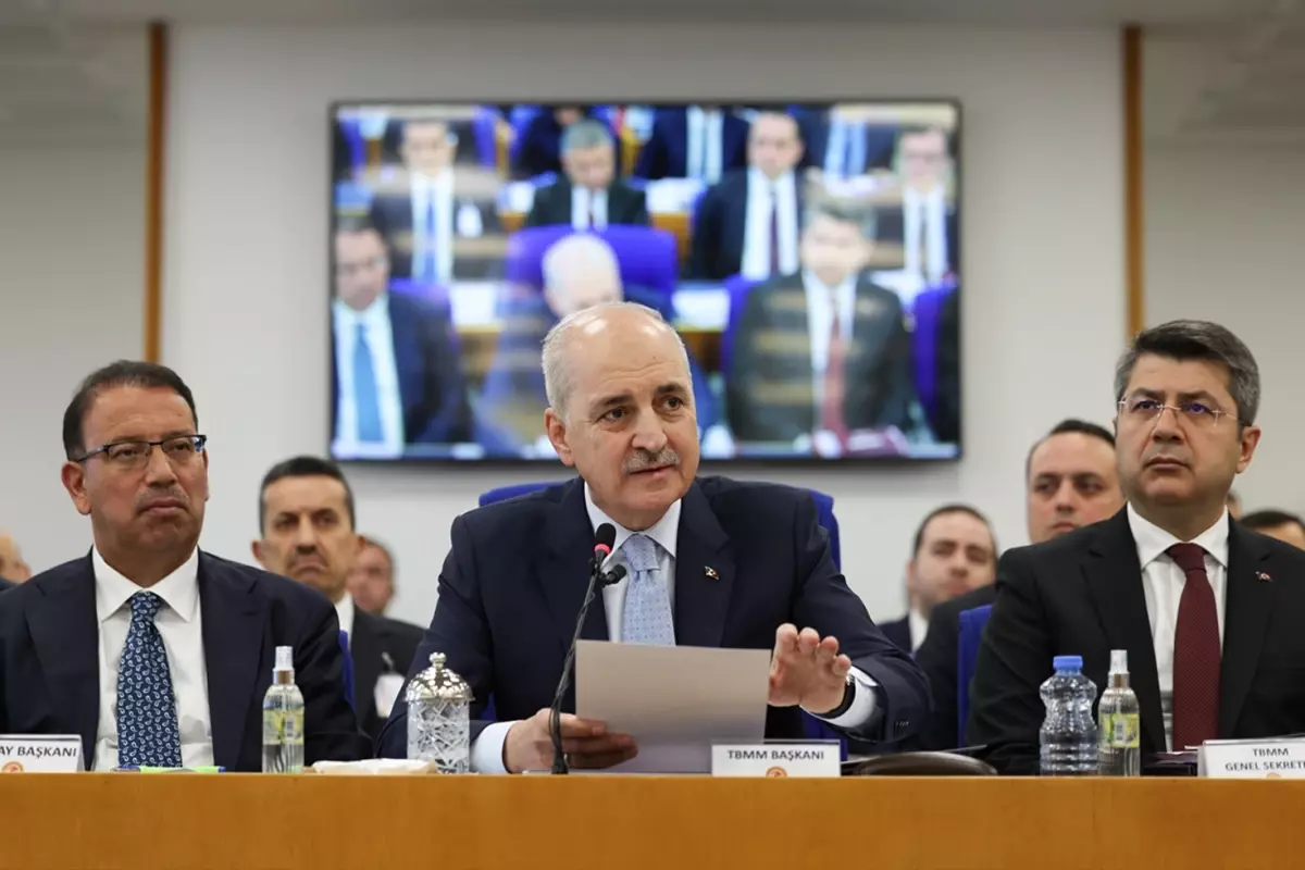 Bütçe Komisyonu'nda Numan Kurtulmuş salonu terk etti: Bu çok ağır bir hakaret
