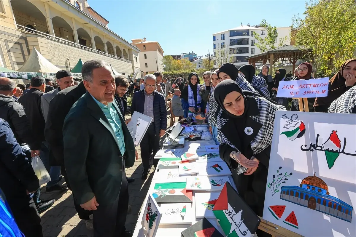 Bingöl'de Gazze İçin Hayır Çarşısı