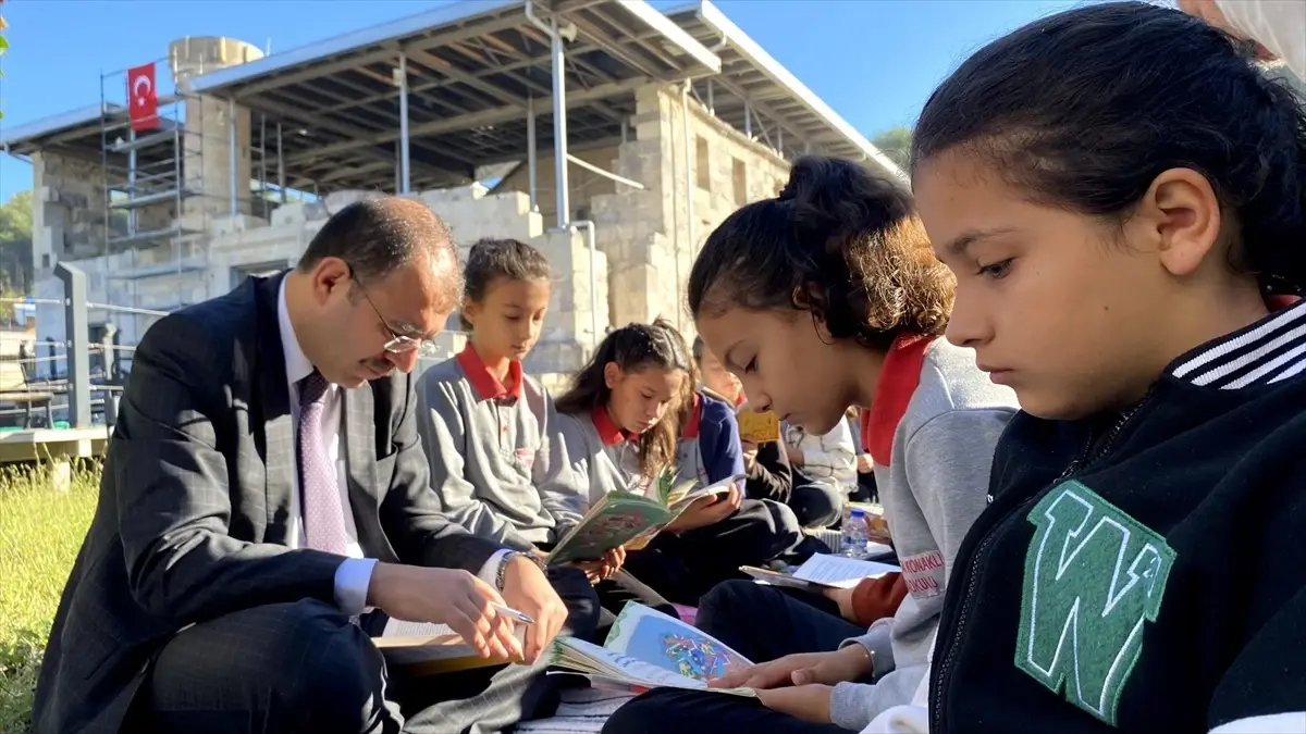 Osmaniye'de Tarihi Camide Kitap Okuma Etkinliği