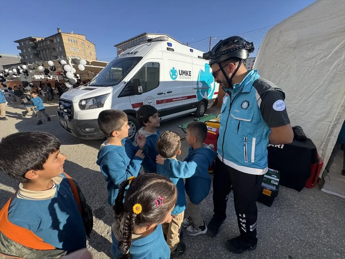 Yüksekova'da Sağlıklı Çocuk Etkinliği