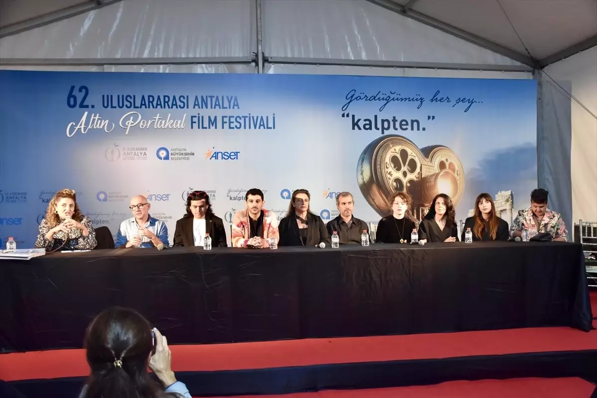 Antalya Film Festivali'nde 'En Güzel Cenaze Şarkıları' Gösterildi