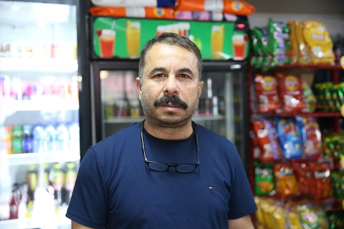 30 kişinin market borcunu ödeyen gizemli hayırsever veresiye defterini yaktı