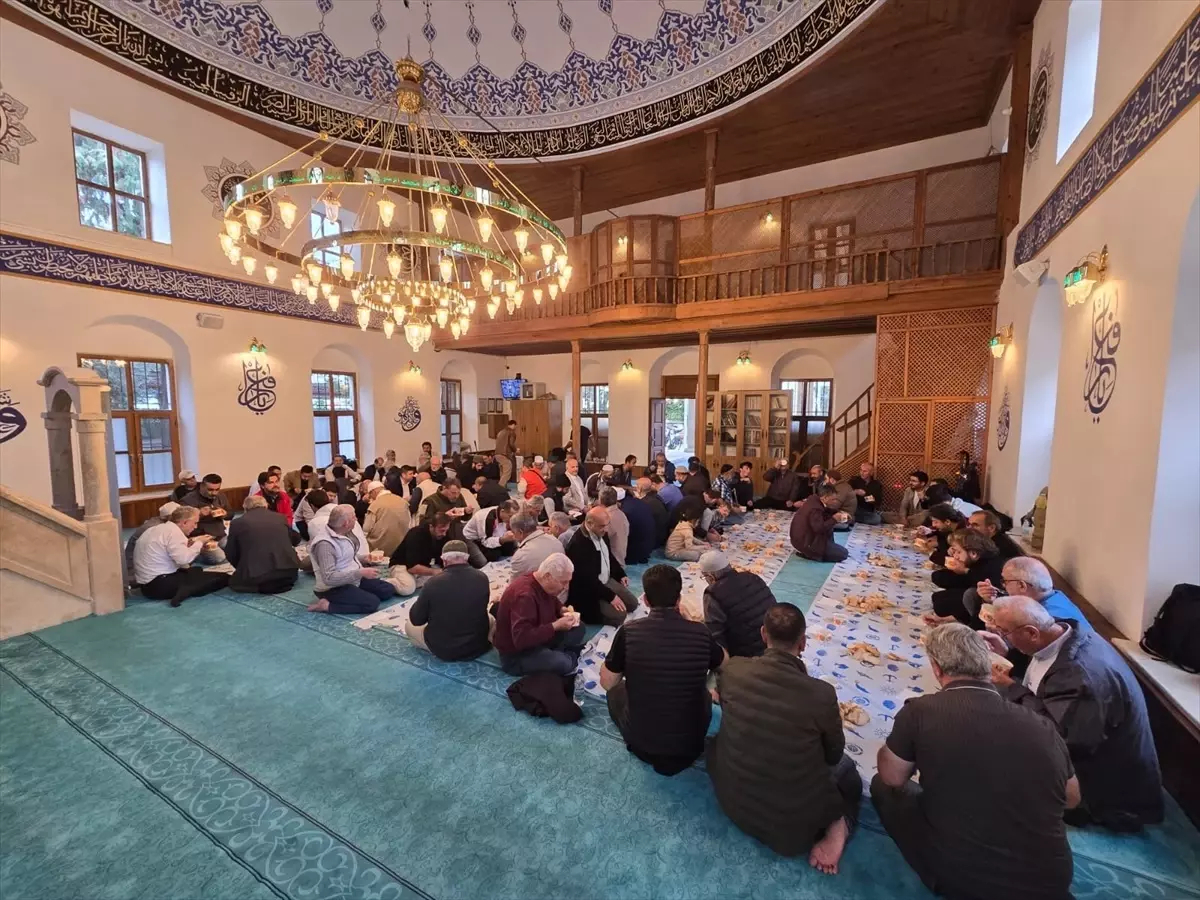 Marmaris'te Pazar Sabah Namazı Buluşmaları Başladı