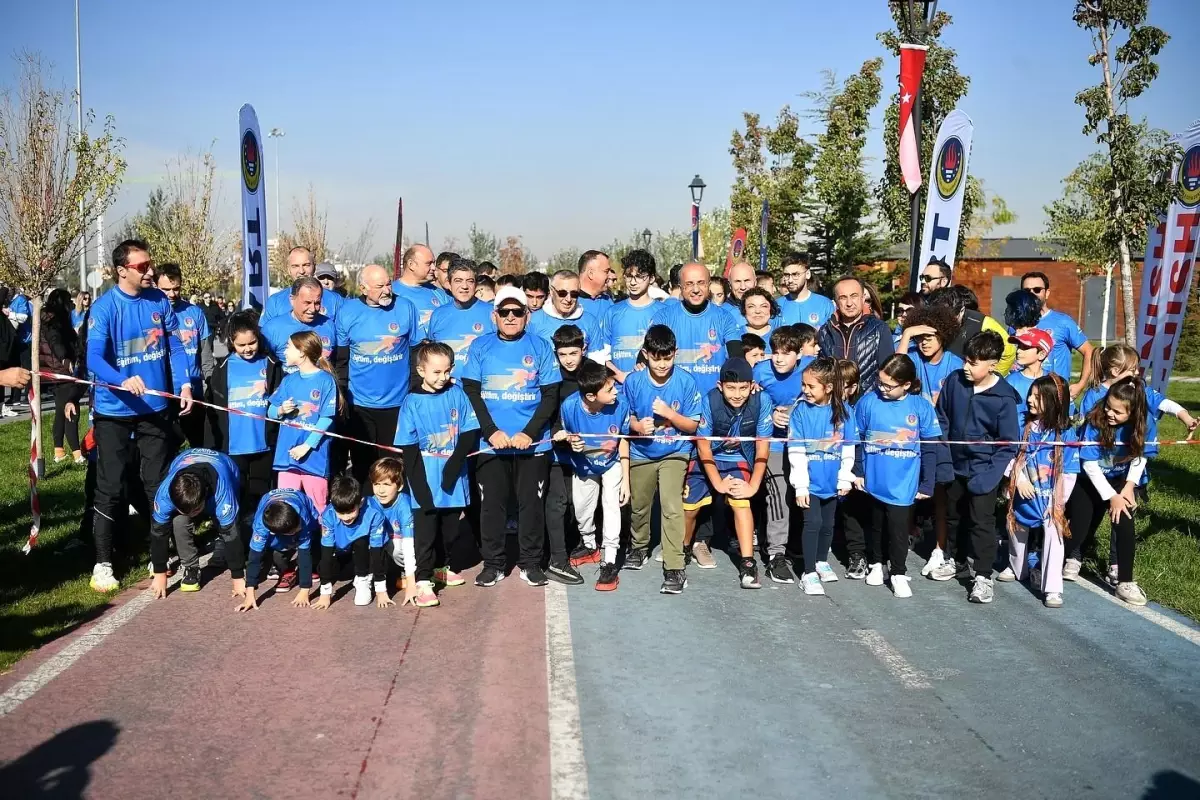 Depremde hayatını kaybeden ailelerin çocuklarına destek koşsu