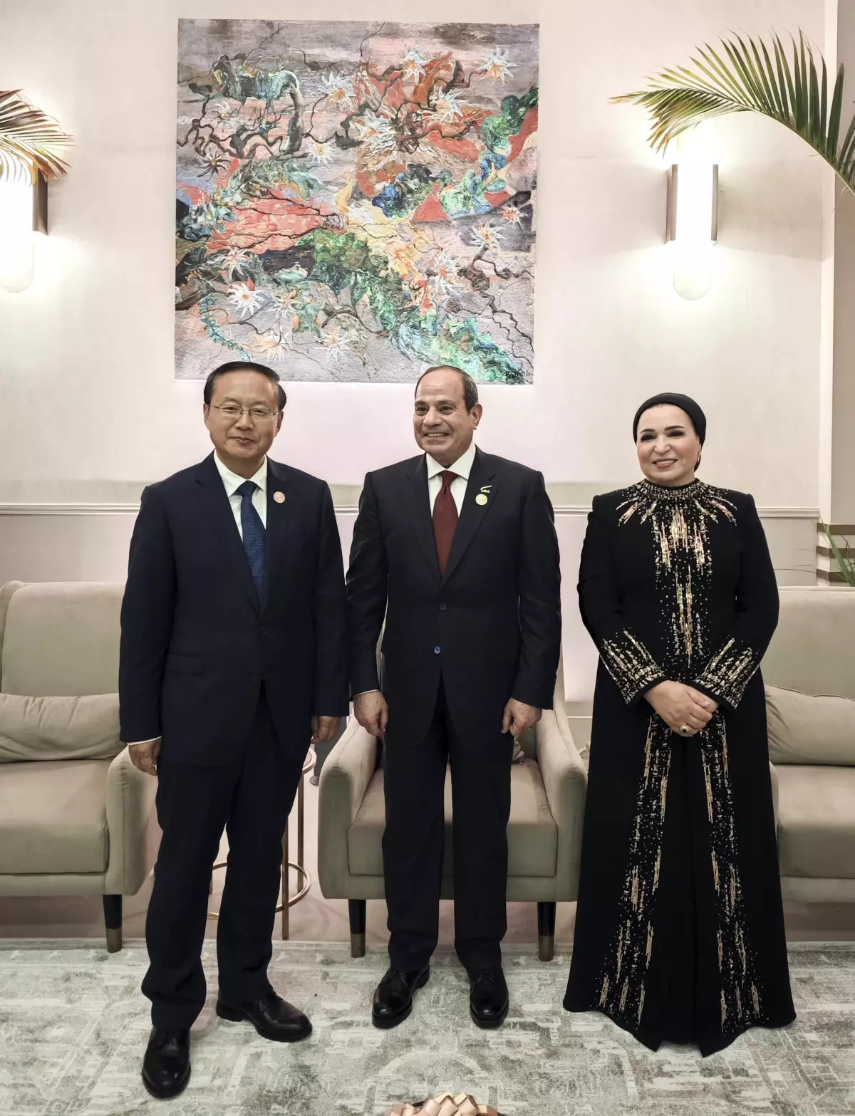 Çin Temsilcisi Kahire'de Müzeyi Açtı