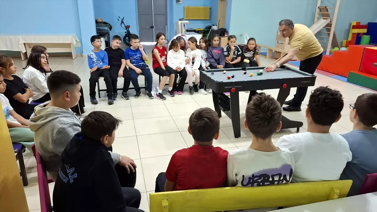 Sinop'ta Öğrencilere Bilardo Eğitimi