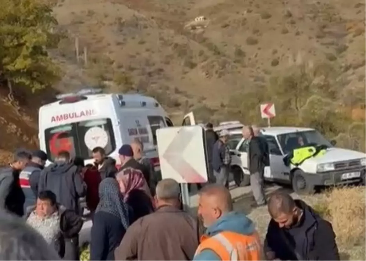 Hadim'de Servis Kazası: 14 Yaralı