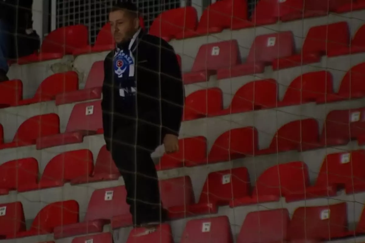 Süper Lig'de ilginç an: Takımını tribünde tek başına destekledi