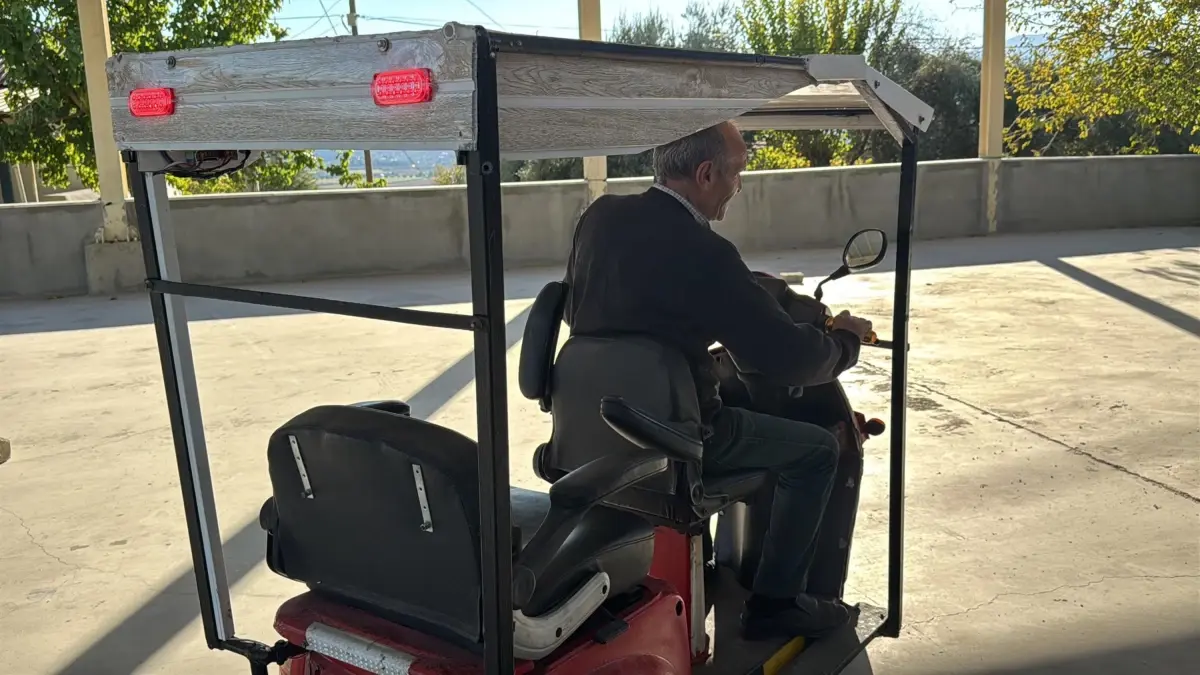 Güneş Enerjili Bisiklet Geliştirdi