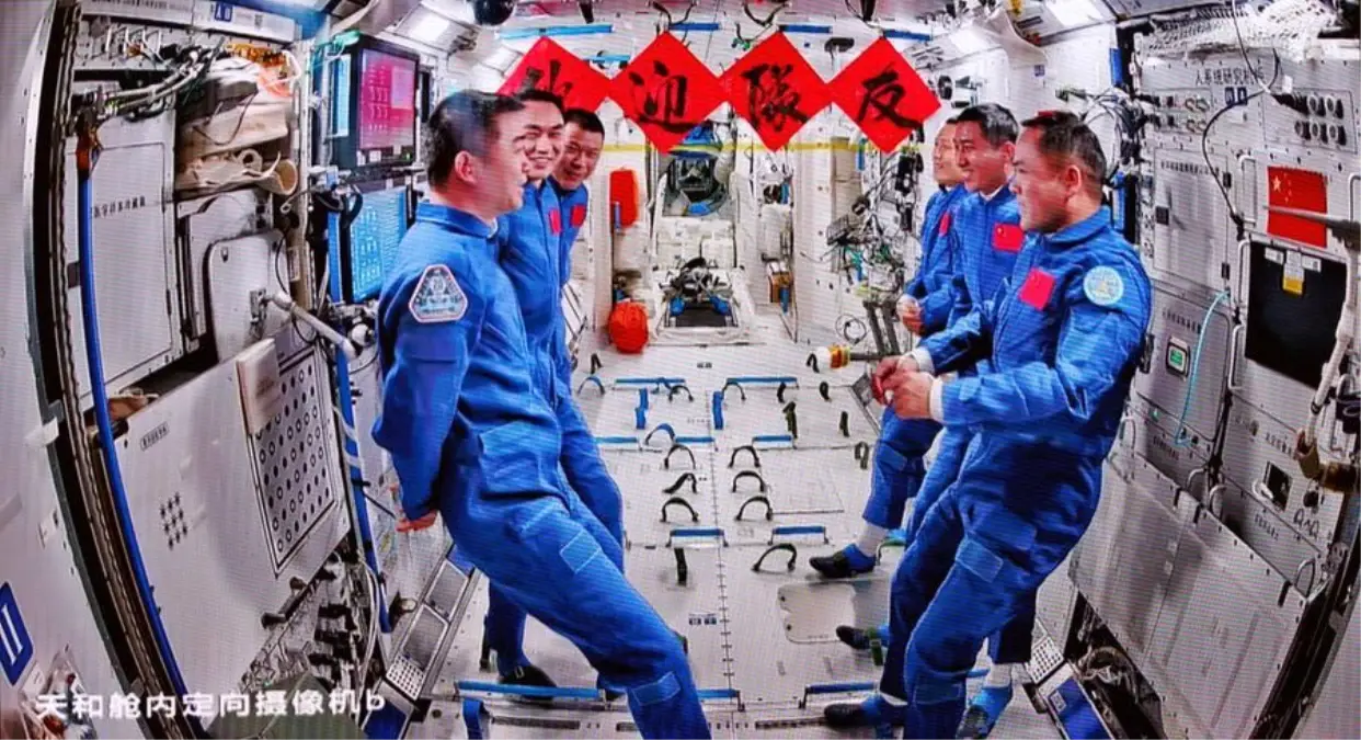 Shenzhou-20 Astronotları Dünya'ya Dönmeye Hazırlanıyor