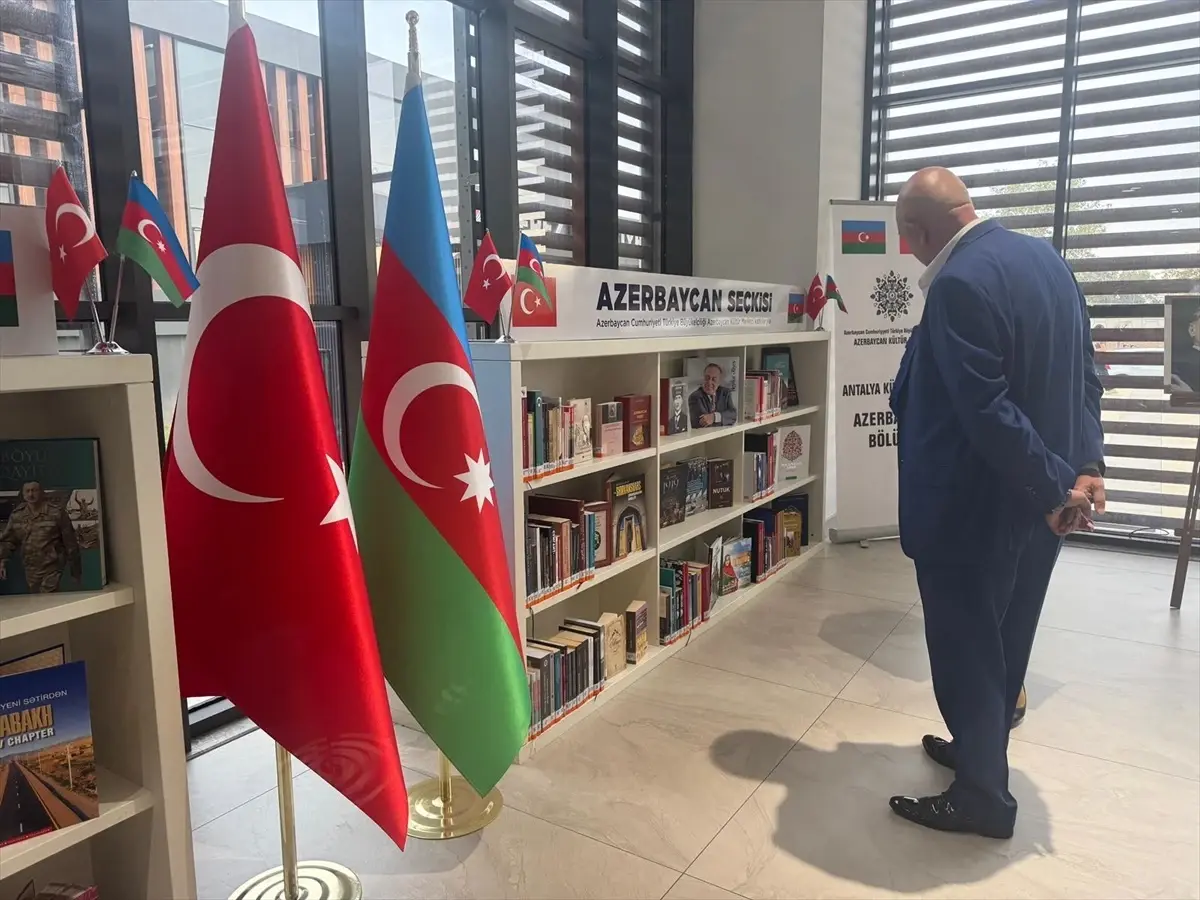 Antalya Kütüphanesi'nde Azerbaycan Seçkisi