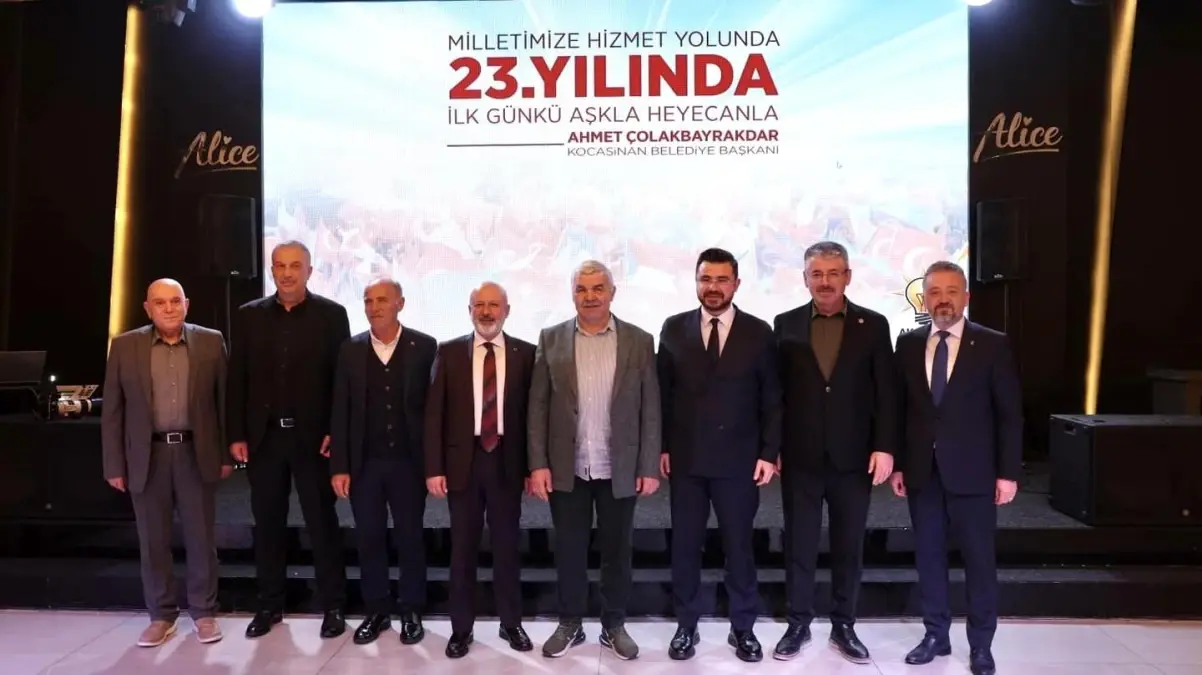Başkan Çolakbayrakdar: 'Vatandaş odaklı hizmet anlayışıyla Türkiye'de fark oluşturuyoruz'
