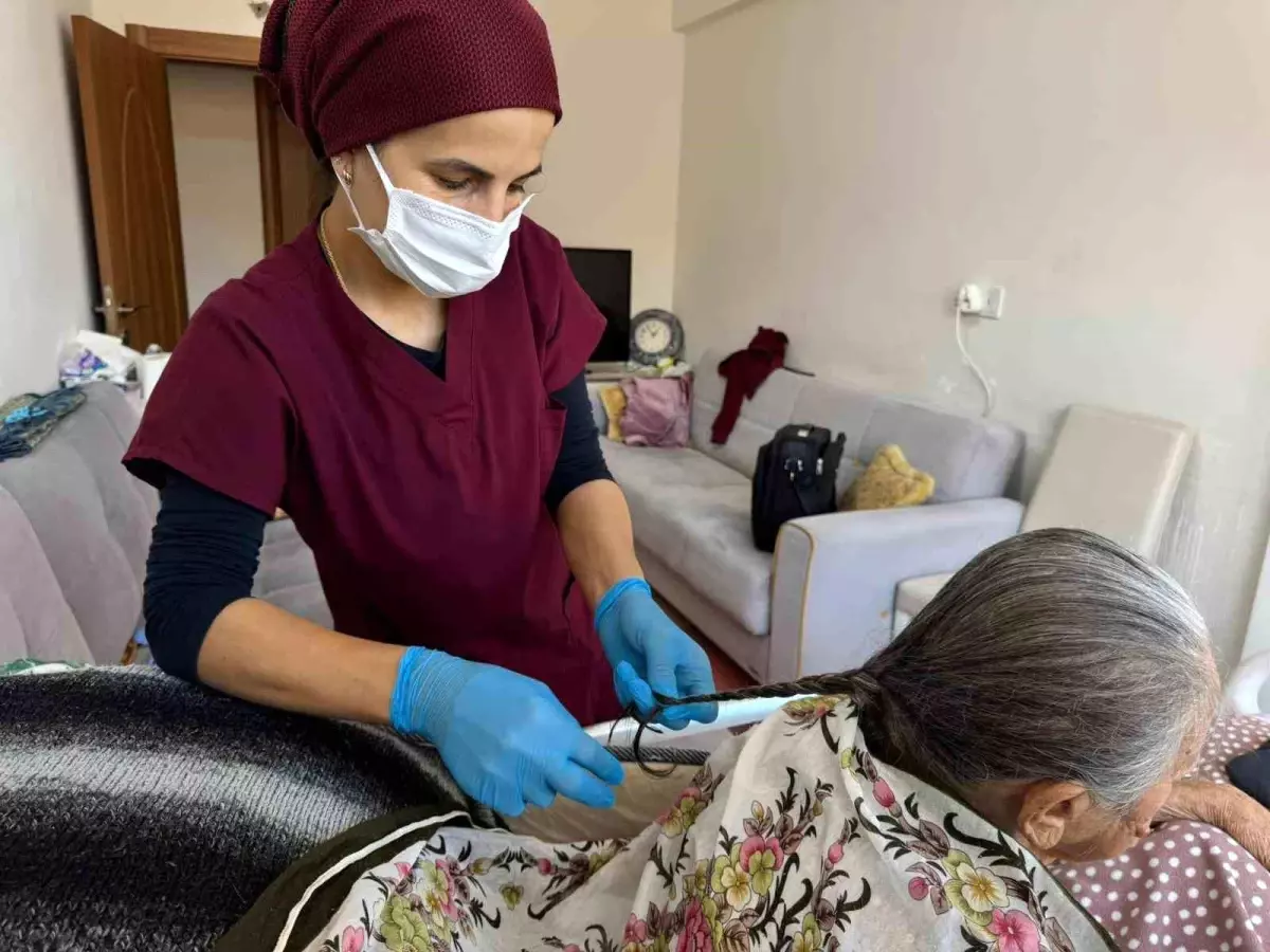 Hacılar Belediyesi'nden Evde Bakım ve Sağlık Hizmeti Projesi