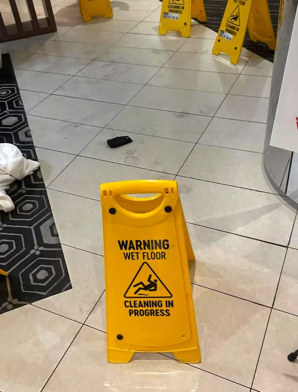 Melbourne Havalimanı'nda Şarj Cihazı Yangını