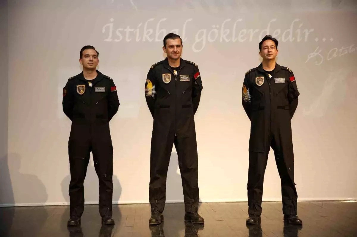 SOLOTÜRK Pilotları ESOGÜ'de Öğrencilerle Buluştu