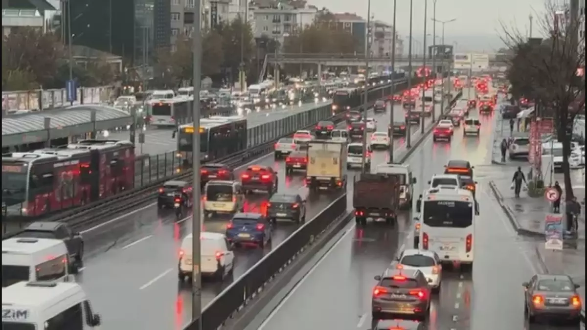 İstanbul'da Trafik Yoğunluğu Yüzde 89'a Ulaştı