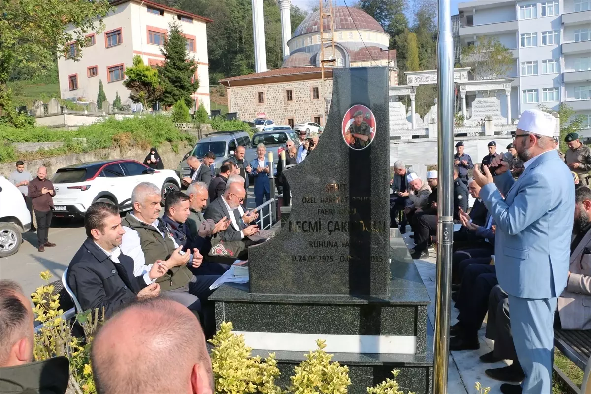 Şehit Özel Harekat Polisi Necmi Çakır, Mezarı Başında Anıldı