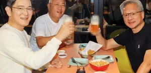 Ahmet Ümit'e Mersin Edebiyat Ödülü